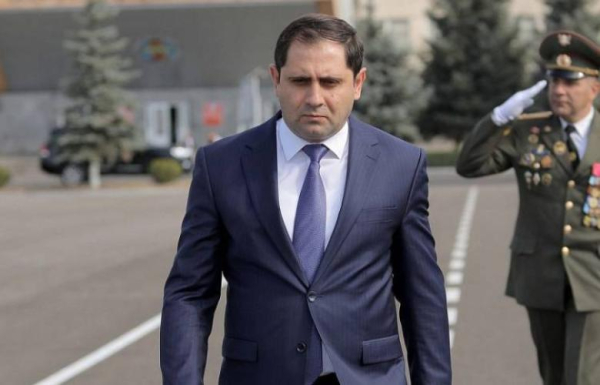 «Հրապարակ». ՊՆ-ում կրիզիս է. Պապիկյանը դիմում է նախկիններին