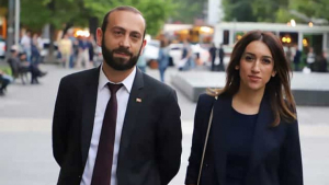 Ադրբեջանի հետ հաղորդակցությունների բացման հարցերով հանձնաժողովի անդամ է նաև Արարատ Միրզոյանի կինը