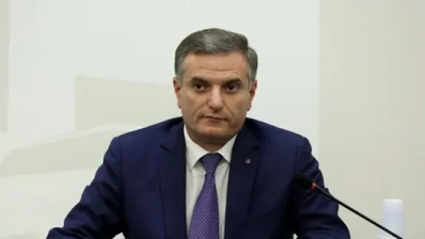 Ցանկացած «նոր ուժի» կափարիչը բարձրացնում ես՝ տակից կամ նոր Սահակաշվիլի է երևում, կամ նոր Զելենսկի, կամ էլ նոր՝ ավելի վատ Նիկոլ... Արտակ Զաքարյան