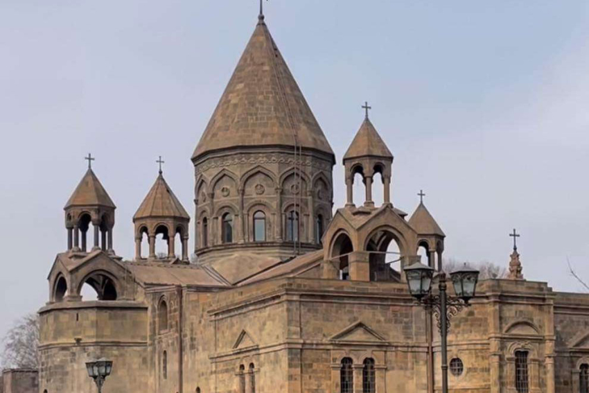Հունիսի 30-ից հուլիսի 4-ը երեկոյան կմատուցվի Սուրբ և Անմահ Պատարագ․ Մայր Աթոռ