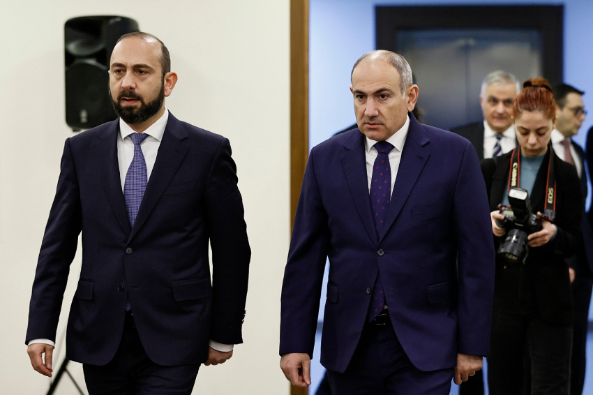 Դեսպաններին հավաքում են Սյունիքում. «Հրապարակ»