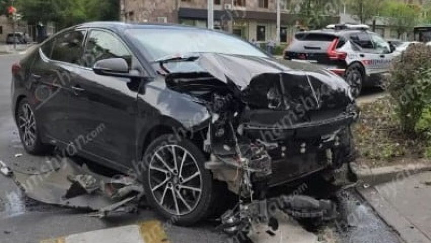 Կոմիտասի պողոտայում բախվել են «Hyundai Elantra»-ն ու «Opel Zafira»-ն