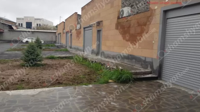 Ջրվեժի հյուրանոցներից մեկի բակում երկաթե ձողից կախված վիճակում հայտնաբերել են տղամարդու դի