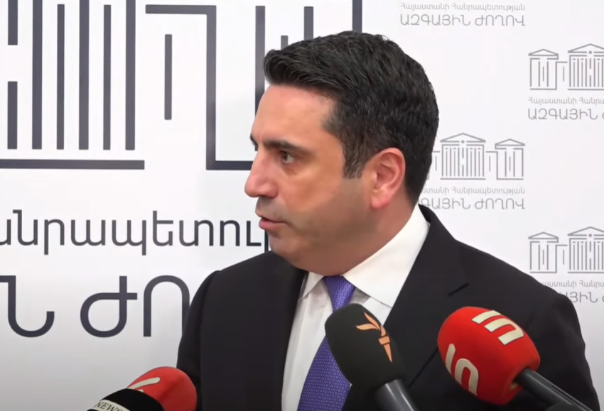 Մարդիկ կան հոգևորականների ձեռքերն են համբուրում, ուզում եմ իմանամ այդ ձեռքը դրանից առաջ որտեղ էր, արժի՞ այդ ձեռքը համբուրեմ, թե՝ չարժի. Ալեն Սիմոնյան