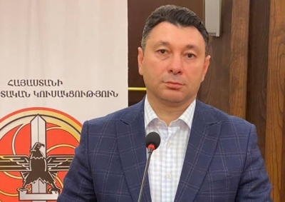 Զենք ցույց տվող ես, 5-6 մլրդի զենքերը չհանձնեիր հակառակորդին․ Շարմազանովը՝ Փաշինյանին