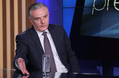 Գործող կառավարիչների արտաքին քաղաքականությունը դարձել է ամբողջովին մերկ. Արտակ Զաքարյան