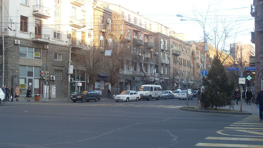 Երևանի Խորենացի փողոցում կատարվել են երթևեկության կազմակերպման փոփոխություններ
