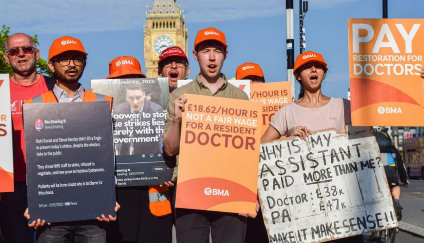 Անգլիայում բուժաշխատողների զանգվածային բողոքի ցույցեր են տեղի ունենում