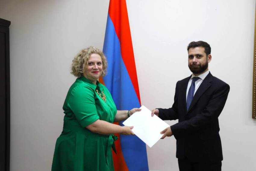 Կոստանյանը և ՄԹ դեսպանը մտքեր են փոխանակել տարածաշրջանային և միջազգային օրակարգի խնդիրների շուրջ