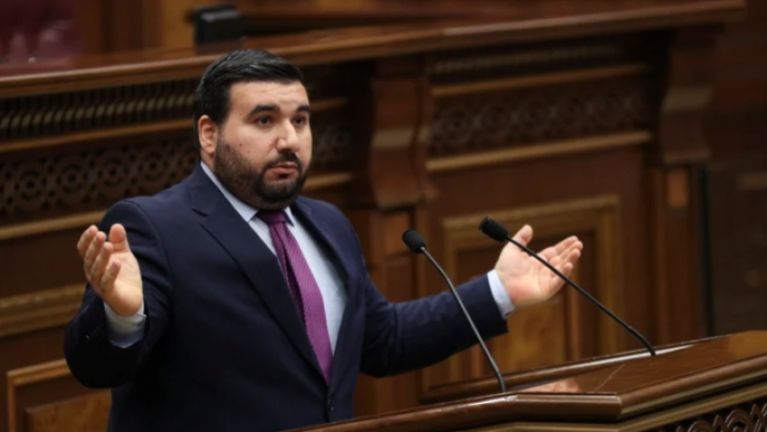 Որ պահին մտավ այս դահլիճ, պատասխան է տալու իր արածների համար. Վահագն Ալեքսանյանը՝ Լևոն Քոչարյանին