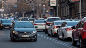 Անձնական մեքենաների սահմանափակում. ինչպե՞ս է լուծվելու Երևանի խցանումների հարցը