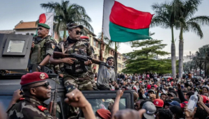 Մադագասկարի նախագահը լքել է երկիրը, բանակն ստանձնել է երկրի կառավարումը