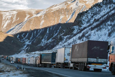 Լարսի սահմանին 1000 մեքենա խցանման մեջ է