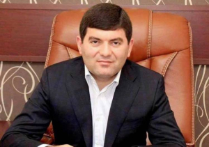 Նույնիսկ անազատության մեջ Դավիթը շարունակում է ամուր կամք և վճռականություն դրսևորել