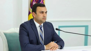 Սերժ Սարգսյանի թիմից Նիկոլ Փաշինյանի գիրկը ընկած Արգիշտի Մեխակյանի մասին. Armlur.am