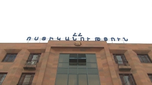 Երևանում քաղաքացին ոստիկաններին հայտնել է, որ նոտարը իրեն տրամադրել է տան կեղծված վկայականներ