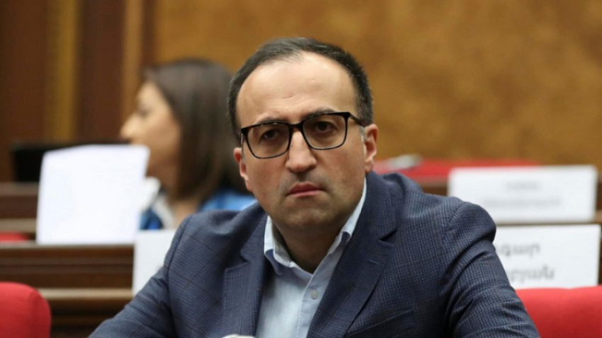 Անհայրենիք ստահակներ, դուք դեռ երկար կլիզեք մեր բանտերի ճաղերը. Արսեն Թորոսյան