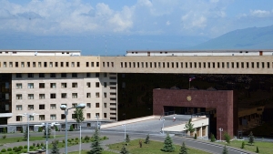 Սահմանագծի երկայնքով երբեմն արձանագրվում են անկանոն, ոչ թիրախային կրակոցներ. ՀՀ ՊՆ