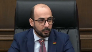 ՔՊ–ական Արթուր Հովհաննիսյանը դատապարտել է Արշակ Սրբազանին վերագրվող սկանդալային տեսանյութերի տարածումը