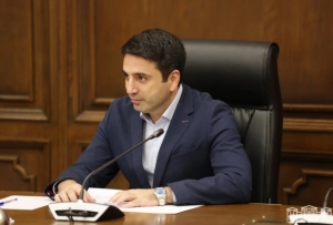 Ալեն Սիմոնյանը հերքել է երկրի տարածքից 102-րդ ռուսաստանյան ռազմաբազայի հնարավոր դուրսբերման մասին լուրերը