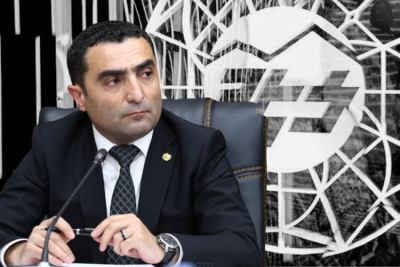 Կա՛մ դիմում եք գրում, կա՛մ դառնում ՔՊ-ական․ «Հրապարակ»