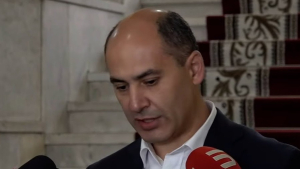 Հիմա որ ընդդիմությունը Գյումրիում պրոբլեմի առաջ է կանգնել, «կռայնին» էլի մնալու եմ ես. Մարտուն Գրիգորյան