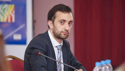 Հարգելի իրավաբաններ, հոգևորականի մասնակցությամբ հրապարակված ձայնագրությունը չի՞ ընկնում Քրեական օրենսգրքի 236-րդ հոդվածի 3-րդ մասի տակ. Իոաննիսյան