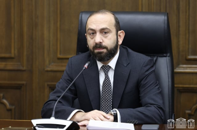 Մենք չենք կիսում ընկալումը, թե մեր Սահմանադրության մեջ Ադրբեջանի համար մտահոգիչ որևէ դրույթ կա, հետևաբար չենք ընդունում սա որպես բանակցային օրակարգ. Միրզոյան