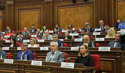 Անկուսակցականները չեն շտապում. «Հրապարակ»