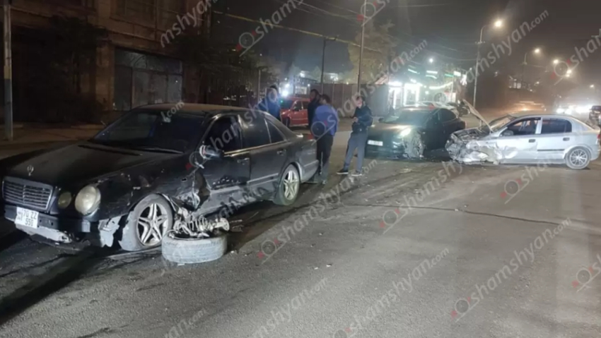 Երևանում «Opel Astra»-ն բախվել է «Toyota»-ին, «Mercedes»-ին, «Tesla»-ին և «Chevrolet Volt»-ին