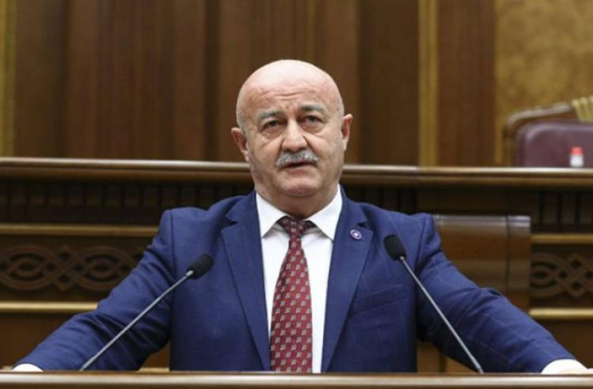 Հովիկ Աղազարյանը կրկին կփորձի. «Հրապարակ»