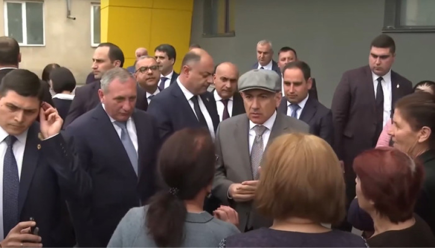 «Հեղափոխությունից հետո վստահ էինք, որ բնակարան ենք ունենալու»․ Վանաձորի բնակիչը՝ Նիկոլ Փաշինյանին