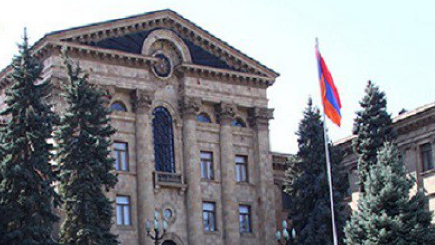 Հայաստանի խորհրդարանում ընթանում է «Մարտի 1»-ի գործի վերաբերյալ հանրային քննարկումը