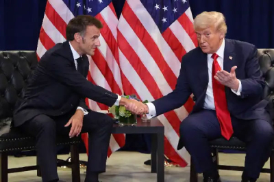 Եգիպտոսում Թրամփը երկար ժամանակ սեղմել է Մակրոնի ձեռքը