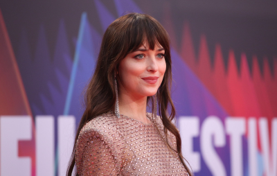 Դակոտա Ջոնսոնը սկսում է իր ռեժիսորական կարիերան