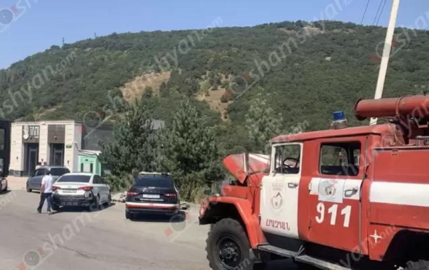 Ծաղկաձորում էլիտար շենքի մոտ հայտնաբերվել է տղամարդու 2 մարմին, 2 հոգի էլ տեղափոխվել է հիվանդանոց